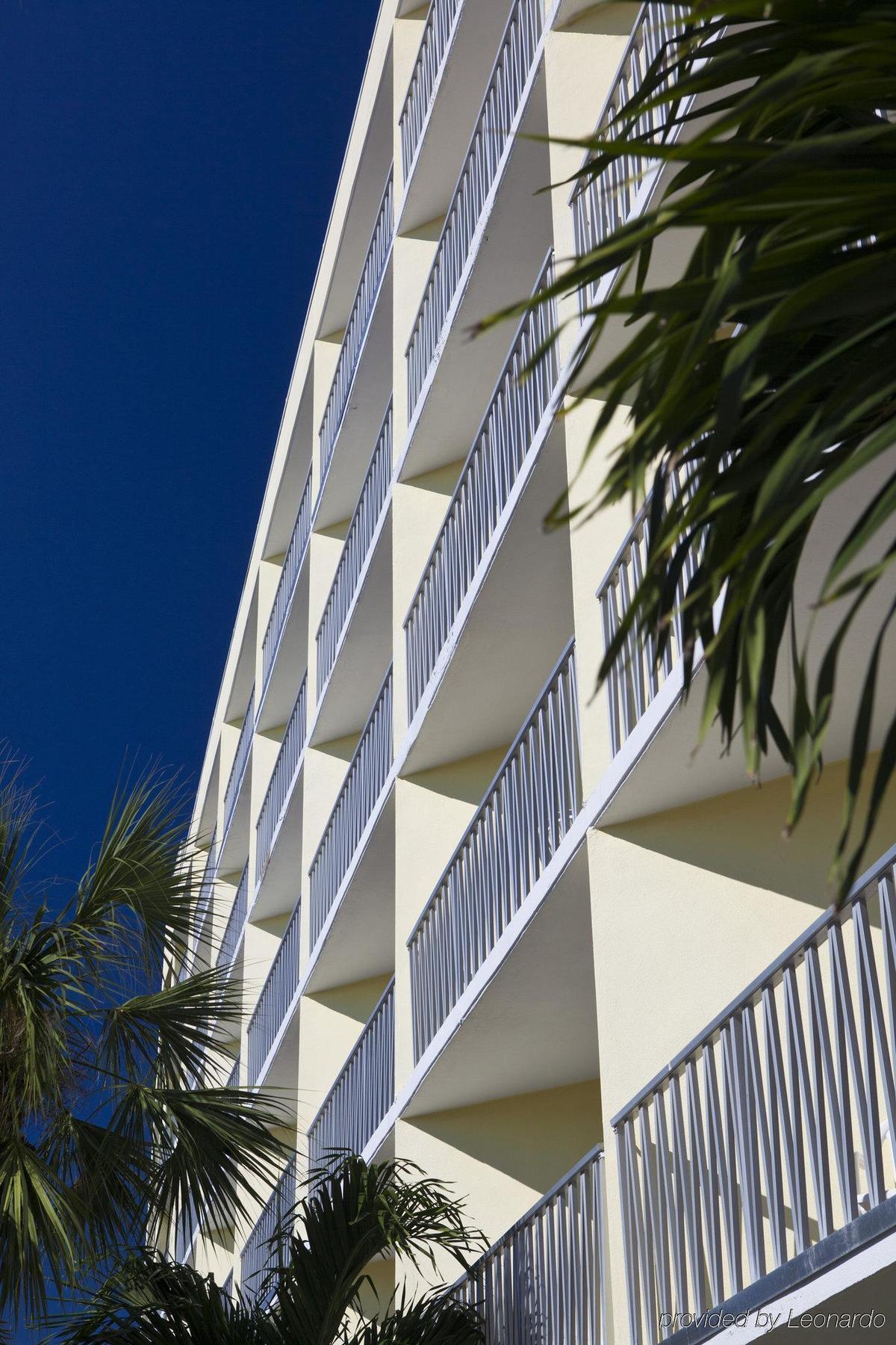 Alden Suites - A Beachfront Resort St. Pete Beach Exteriör bild
