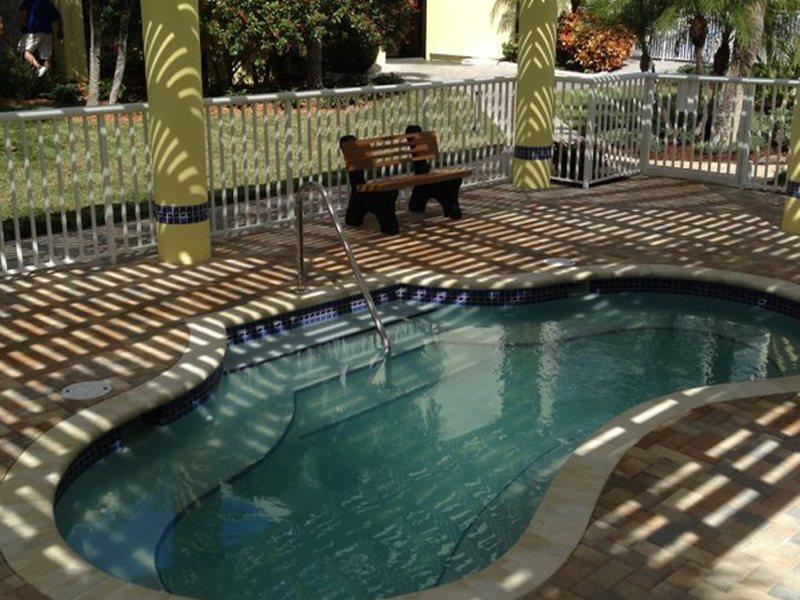 Alden Suites - A Beachfront Resort St. Pete Beach Exteriör bild